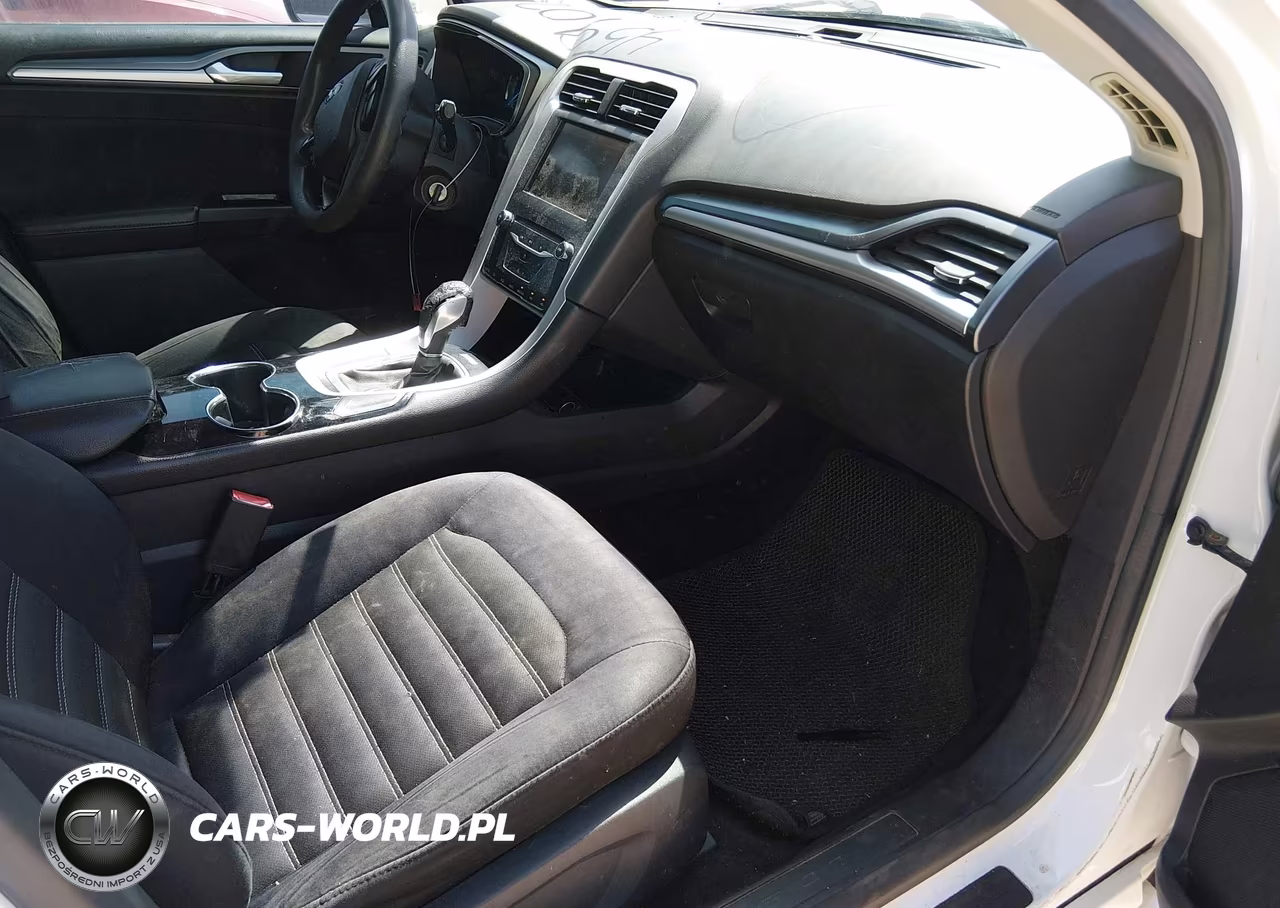 2014 Ford Fusion Se VIN:3FA6P0H79ER322821 - 5
