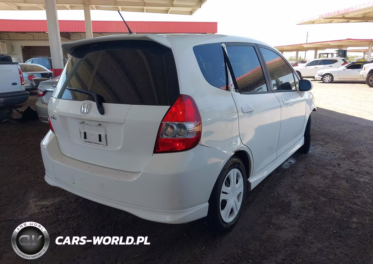 2007 Honda Fit Sport VIN:JHMGD38637S048182 - 4