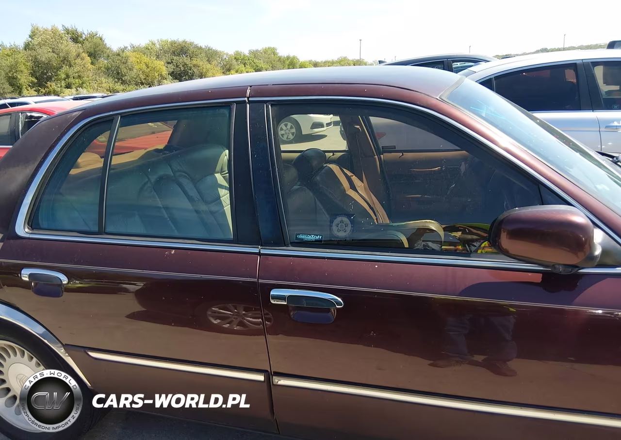 2001 Mercury Grand Marquis Ls VIN:2MEFM75W31X658174 - 13