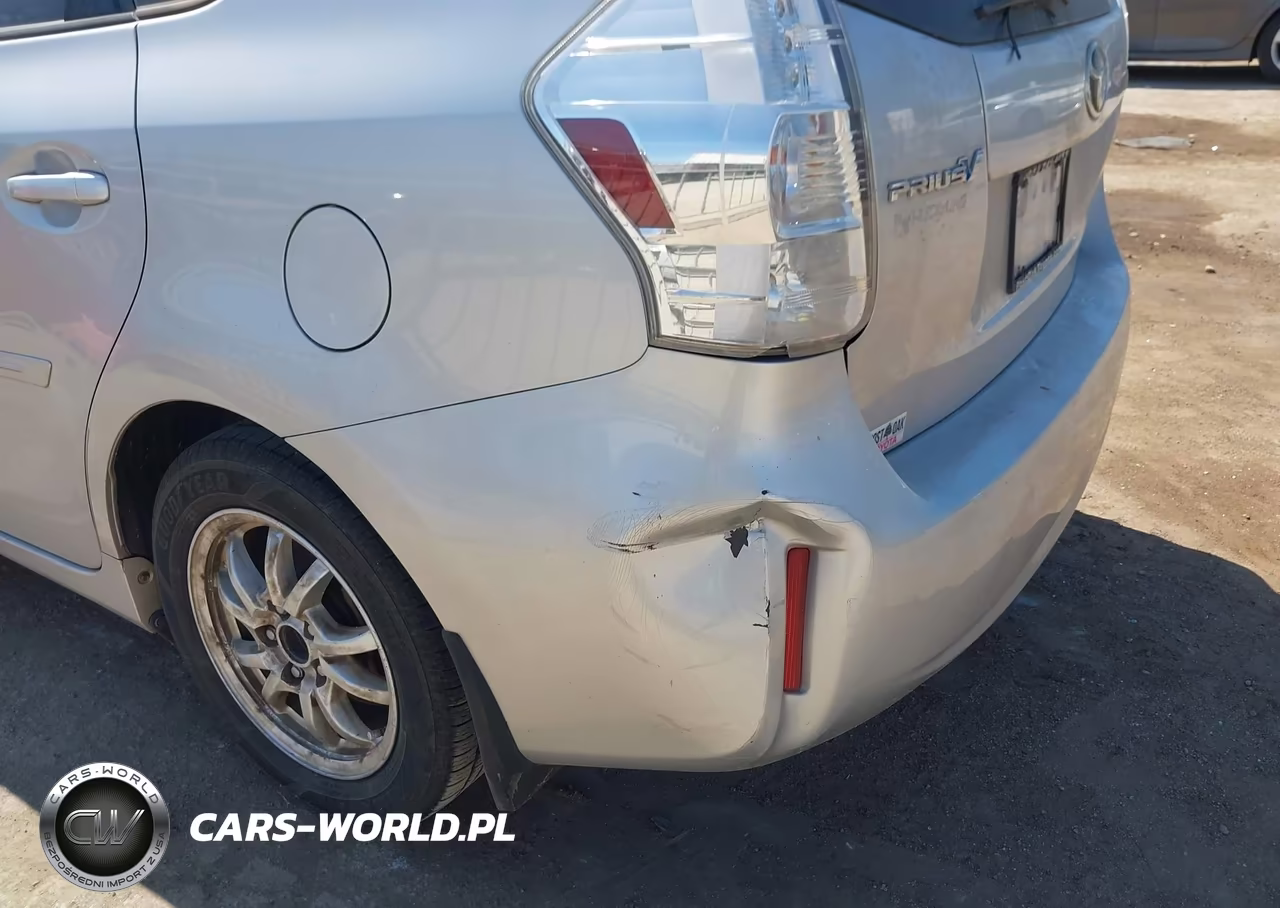 2013 Toyota Prius V Two VIN:JTDZN3EU9D3192772 - 6