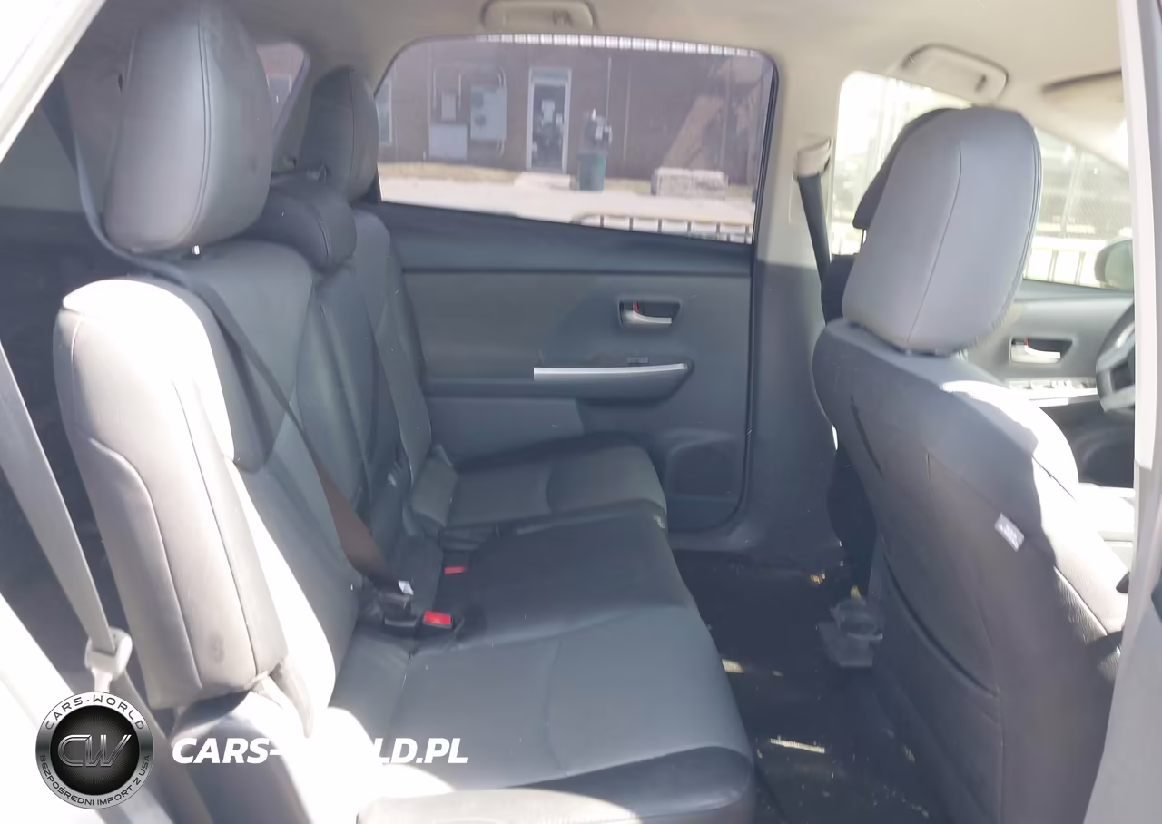 2013 Toyota Prius V Two VIN:JTDZN3EU9D3192772 - 8