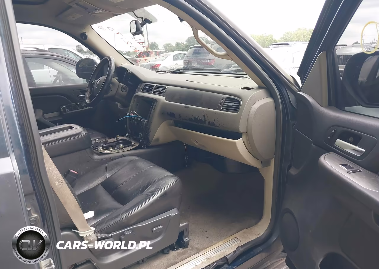 2007 Chevrolet Tahoe Ls VIN:1GNFK13077J110545 - 5