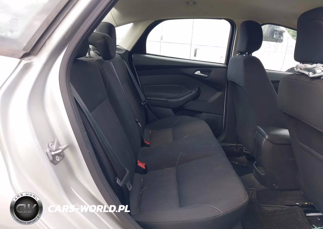 2018 Ford Focus Se VIN:1FADP3FE7JL307043 - 8