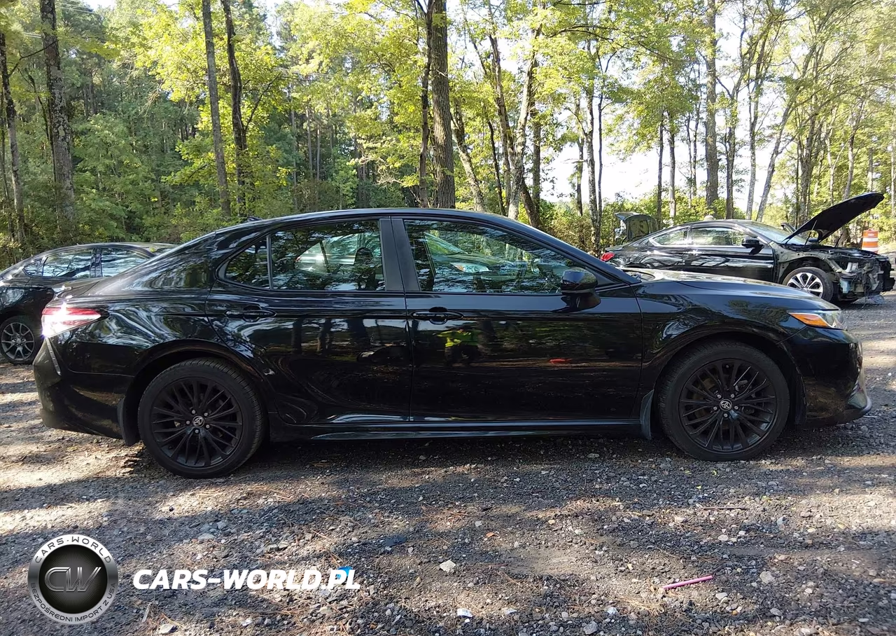 2020 Toyota Camry Se Nightshade Edition VIN:4T1G11AK3LU364598 - 13