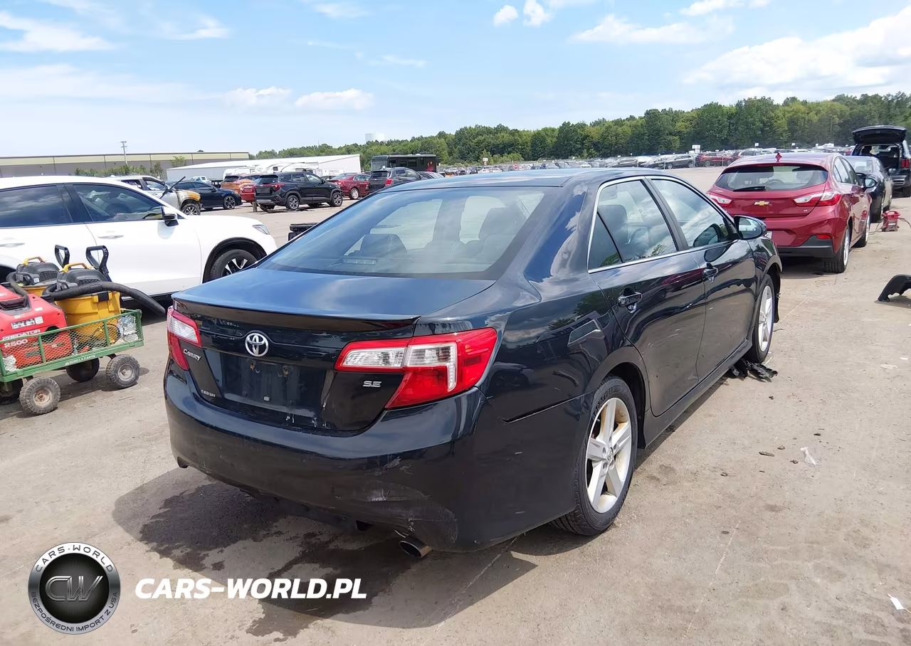 2013 Toyota Camry Se VIN:4T1BF1FK2DU703793 - 4