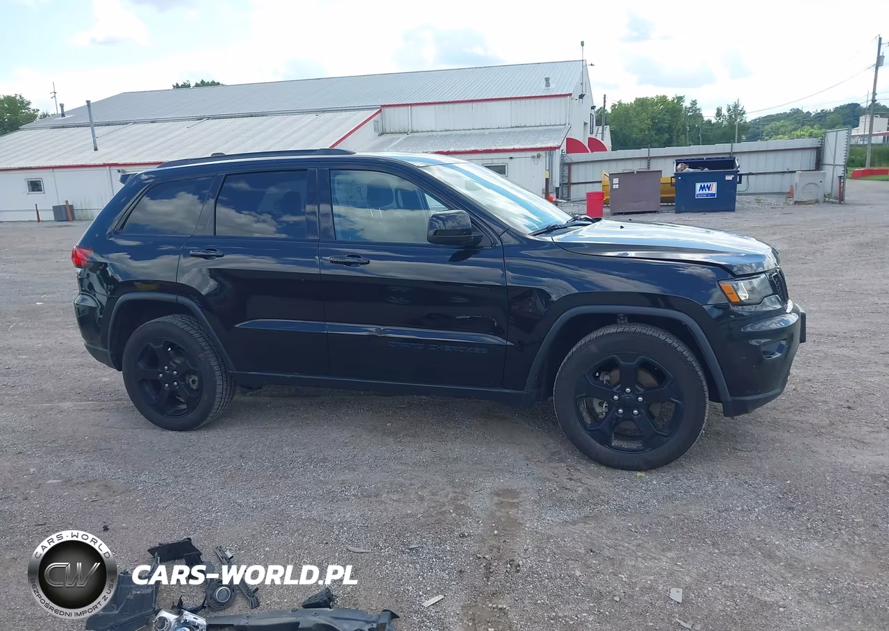 2018 Jeep Grand Cherokee Upland 4X4 VIN:1C4RJFAG7JC383583 - 14
