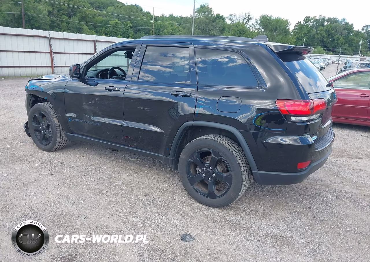 2018 Jeep Grand Cherokee Upland 4X4 VIN:1C4RJFAG7JC383583 - 3