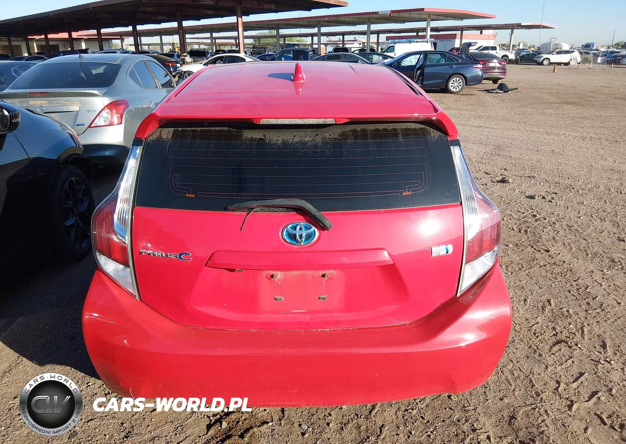 2015 Toyota Prius C Three VIN:JTDKDTB37F1092846 - 15