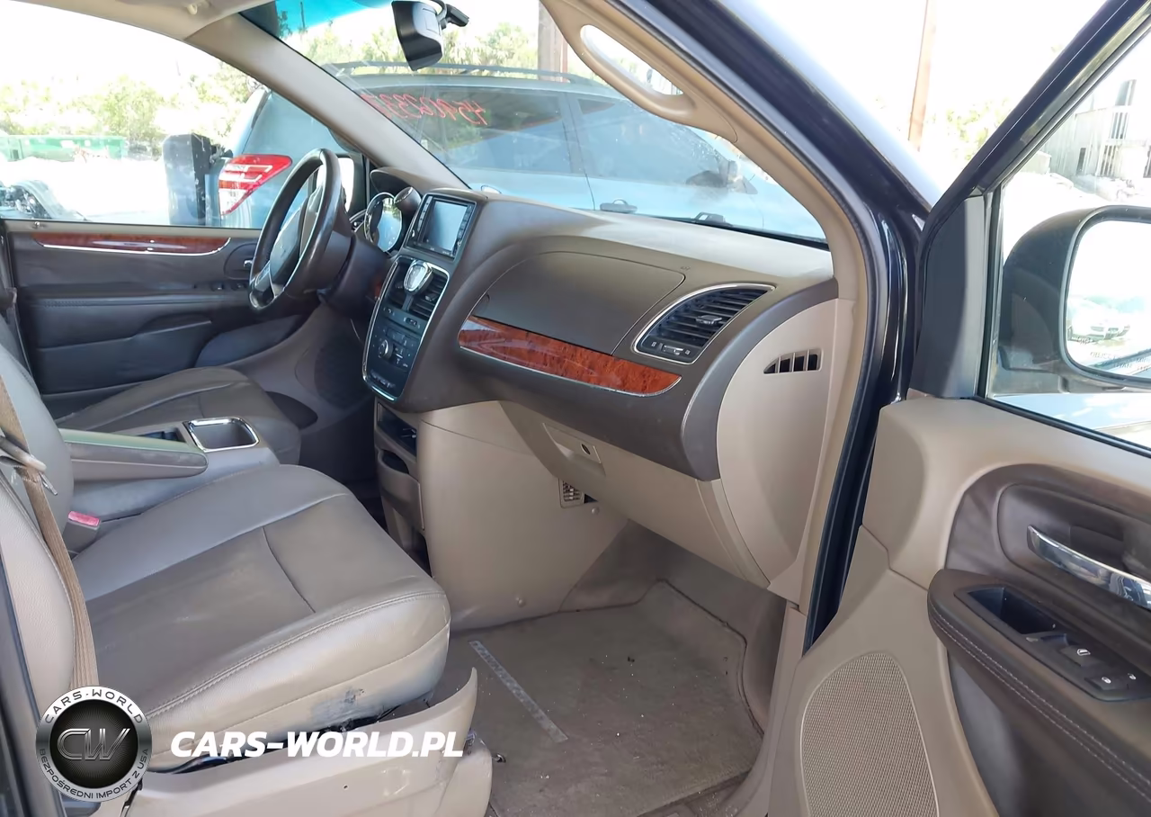2014 Chrysler Town & Country Touring VIN:2C4RC1BG5ER374678 - 5