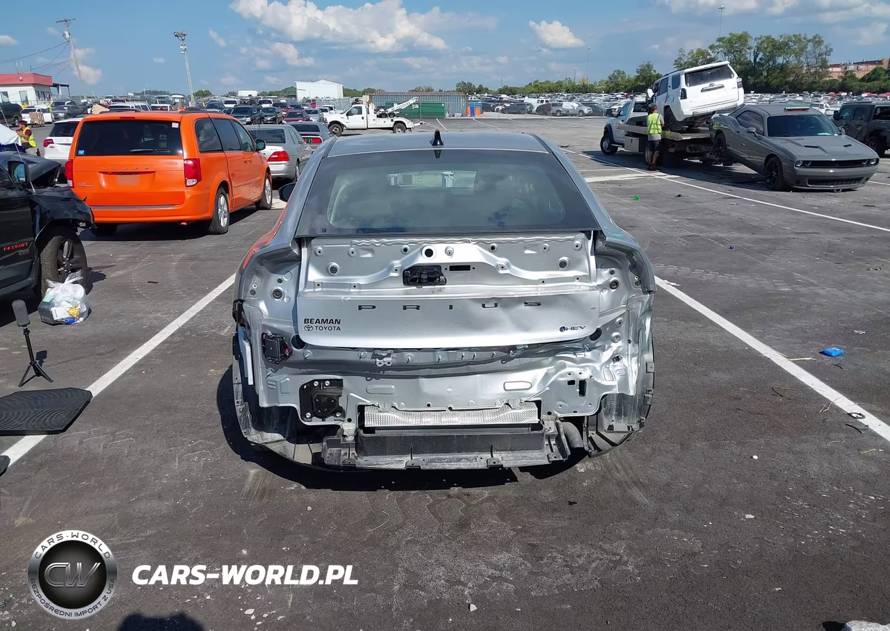 2026 Toyota Prius Le VIN:JTDACAAU7T3078412 - 6