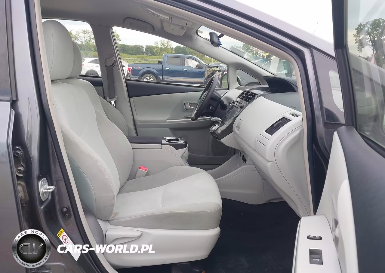 2012 Toyota Prius V Three VIN:JTDZN3EU8C3087767 - 5