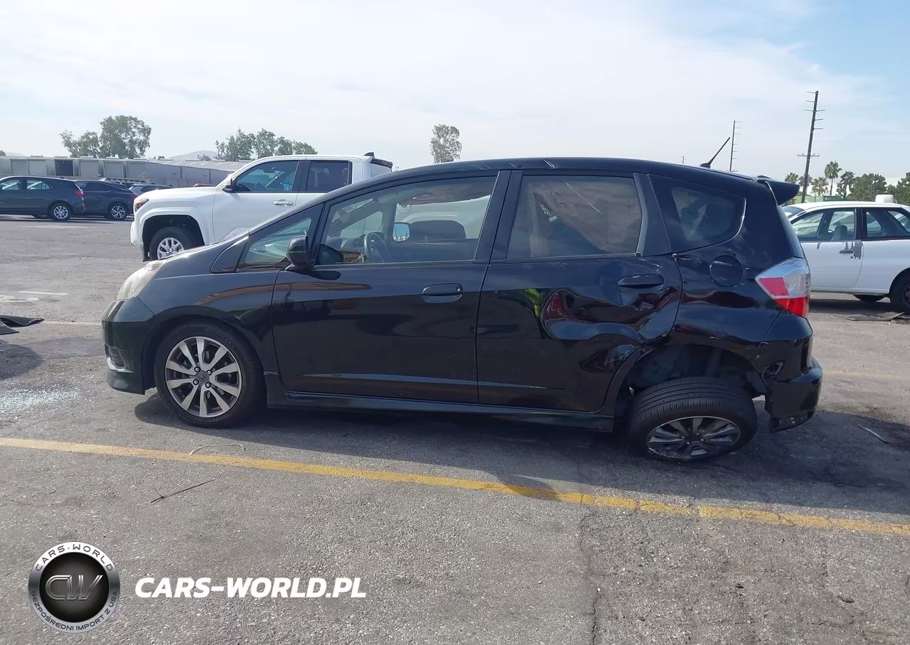 2013 Honda Fit Sport VIN:JHMGE8H57DC016536 - 15