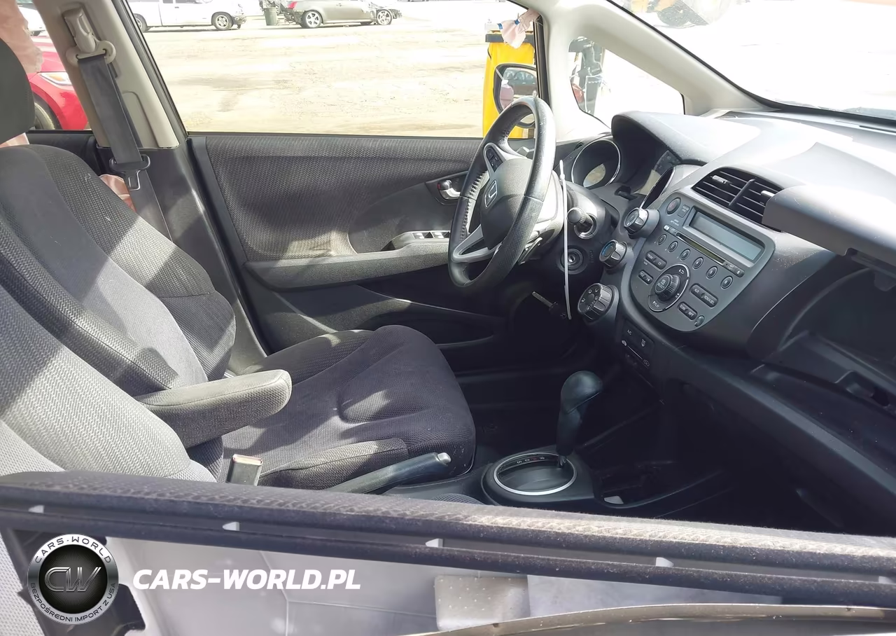 2013 Honda Fit Sport VIN:JHMGE8H57DC016536 - 5