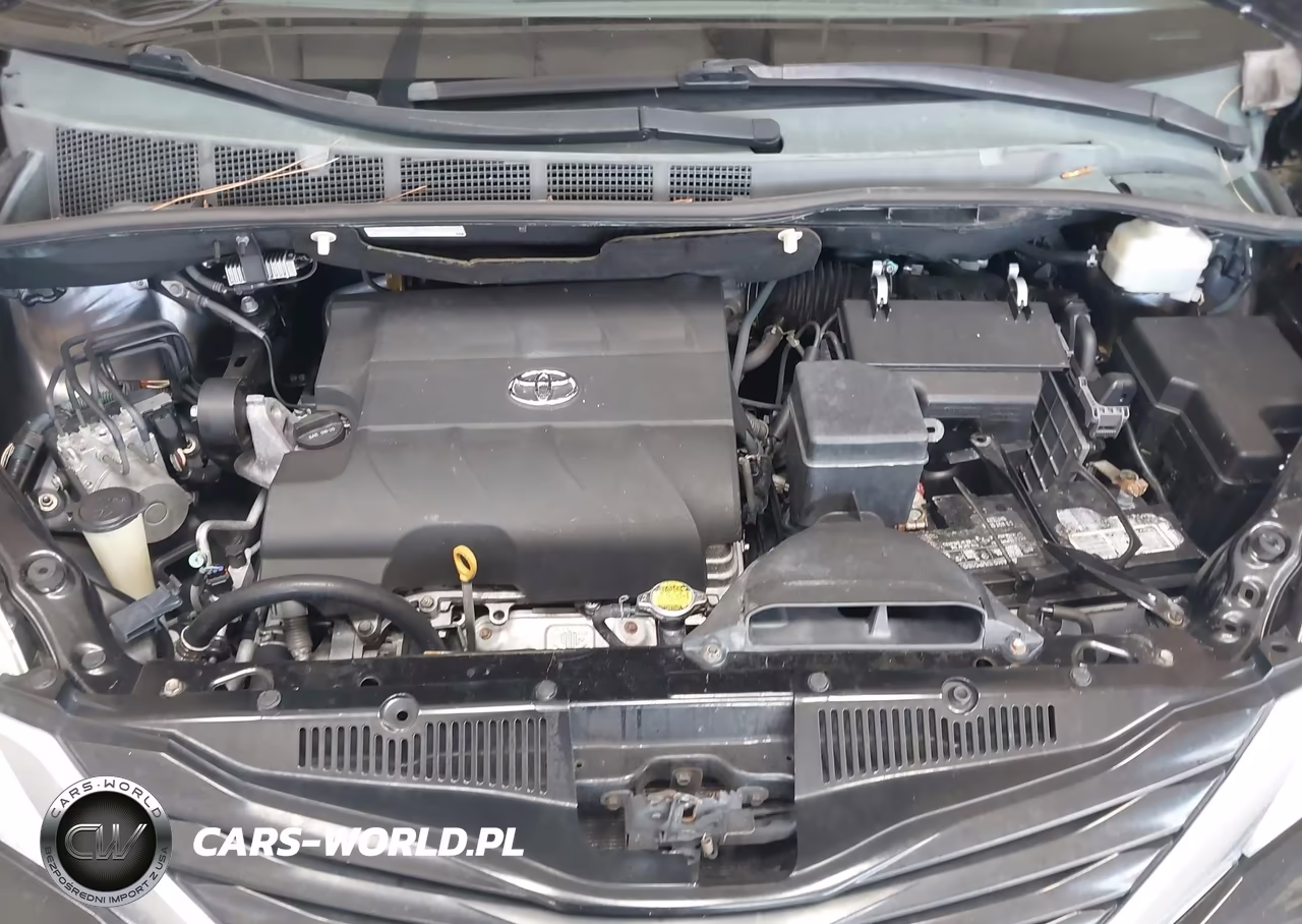 2011 Toyota Sienna Le V6 VIN:5TDKK3DCXBS166597 - 10