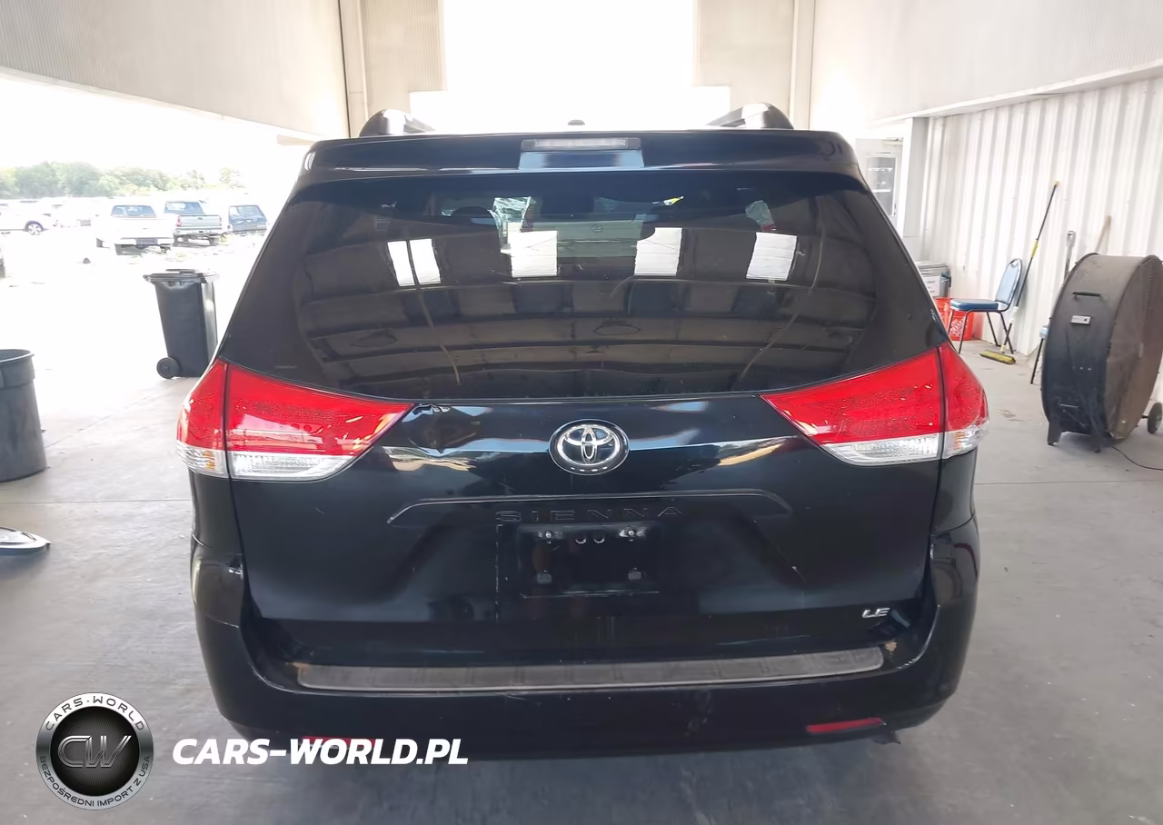 2011 Toyota Sienna Le V6 VIN:5TDKK3DCXBS166597 - 16