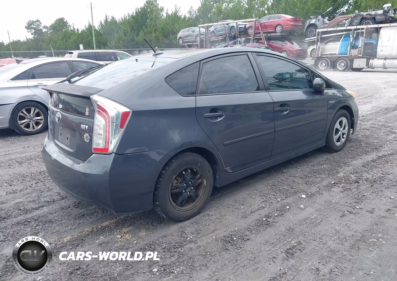 2012 Toyota Prius Four VIN:JTDKN3DU4C1537008 - 4