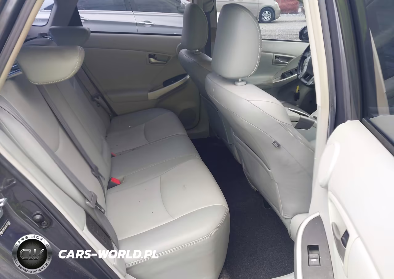 2012 Toyota Prius Four VIN:JTDKN3DU4C1537008 - 8