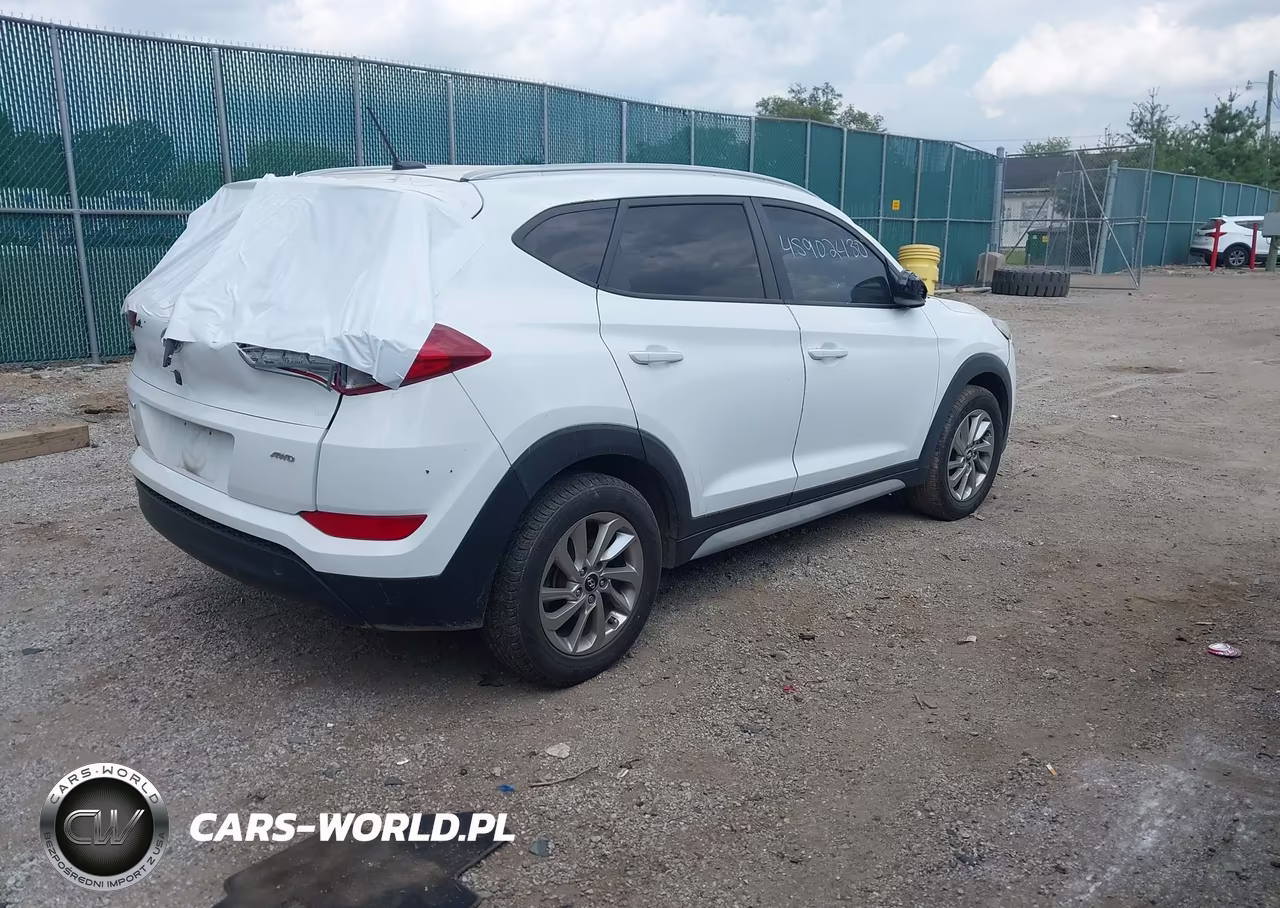 2017 Hyundai Tucson Se VIN:KM8J3CA48HU553557 - 4