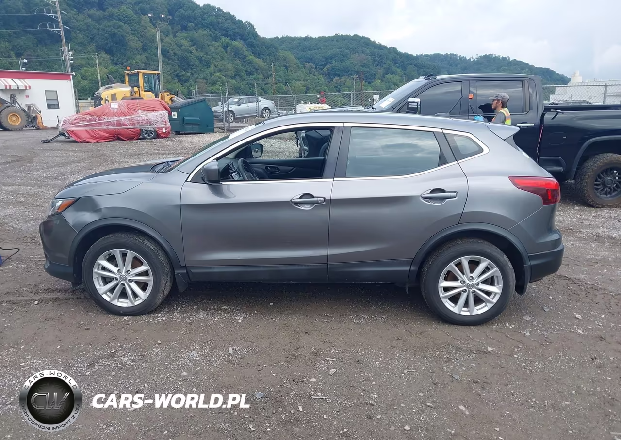 2017 Nissan Rogue Sport S VIN:JN1BJ1CP5HW027467 - 14