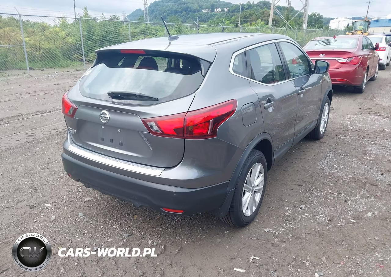2017 Nissan Rogue Sport S VIN:JN1BJ1CP5HW027467 - 4