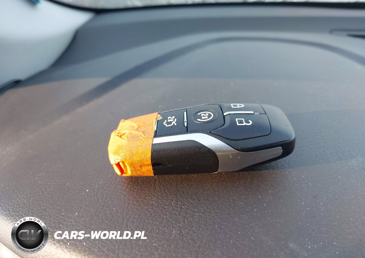 2013 Ford Fusion Energi Titanium VIN:3FA6P0SU9DR260107 - 11
