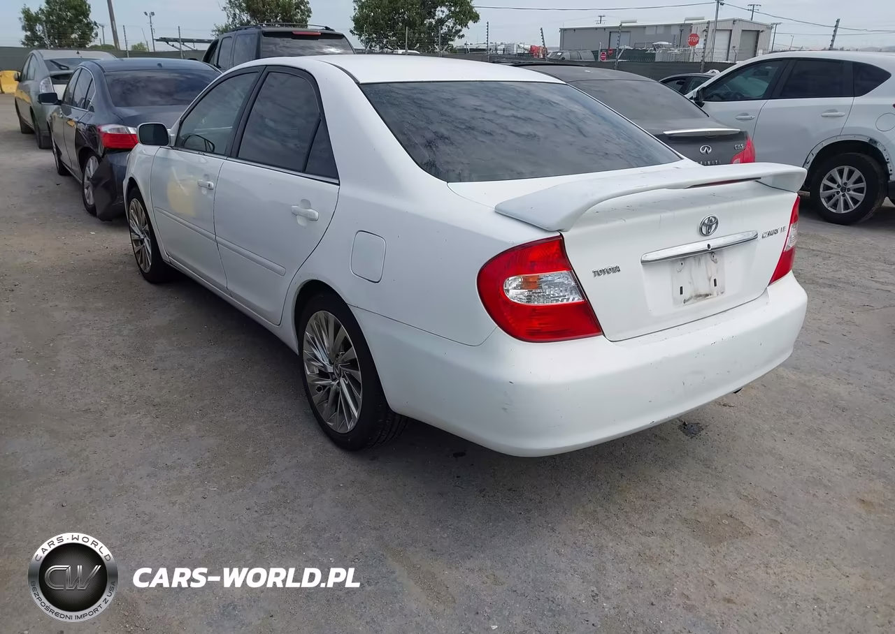 2003 Toyota Camry Le VIN:4T1BE30K03U224861 - 3
