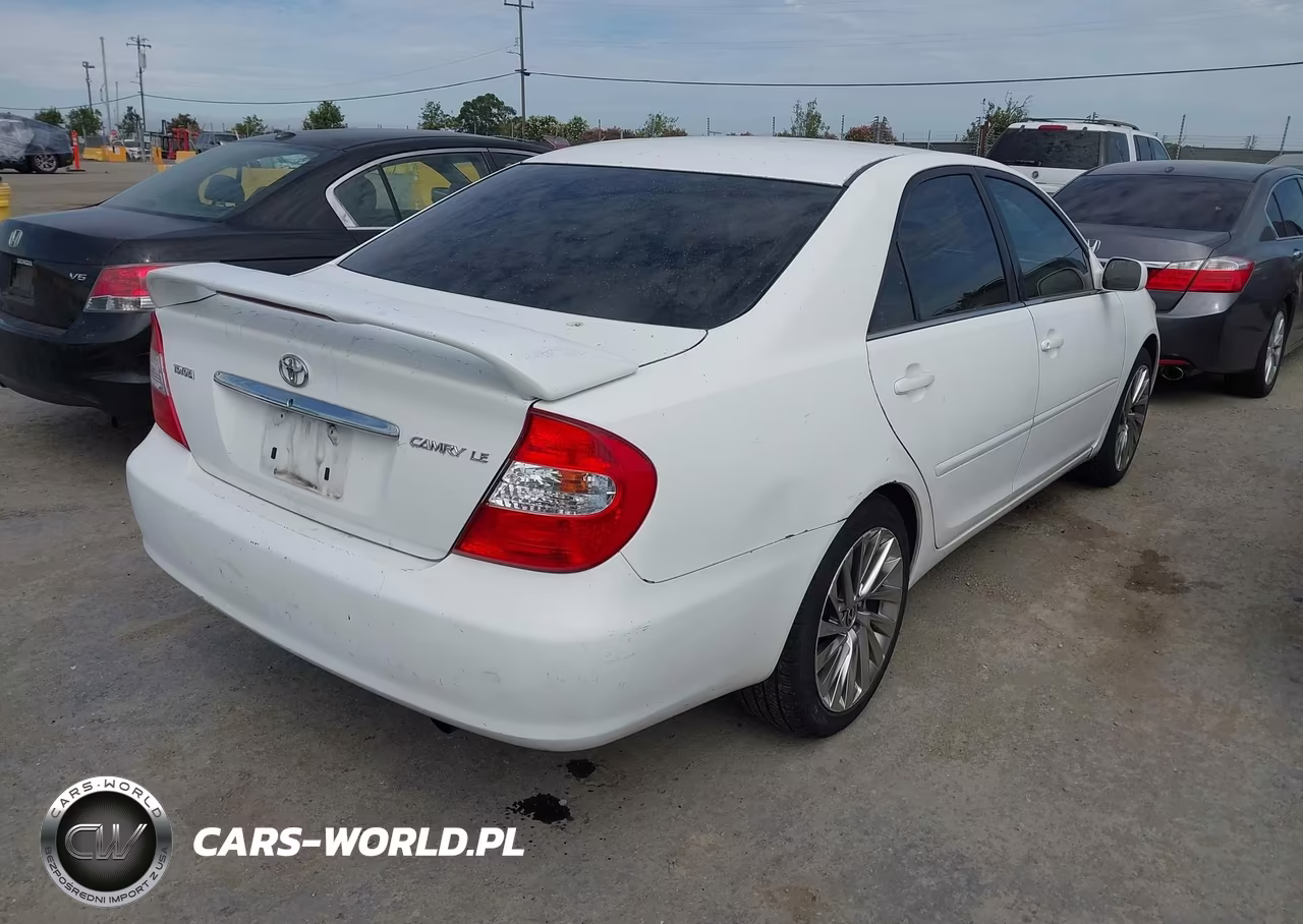 2003 Toyota Camry Le VIN:4T1BE30K03U224861 - 4