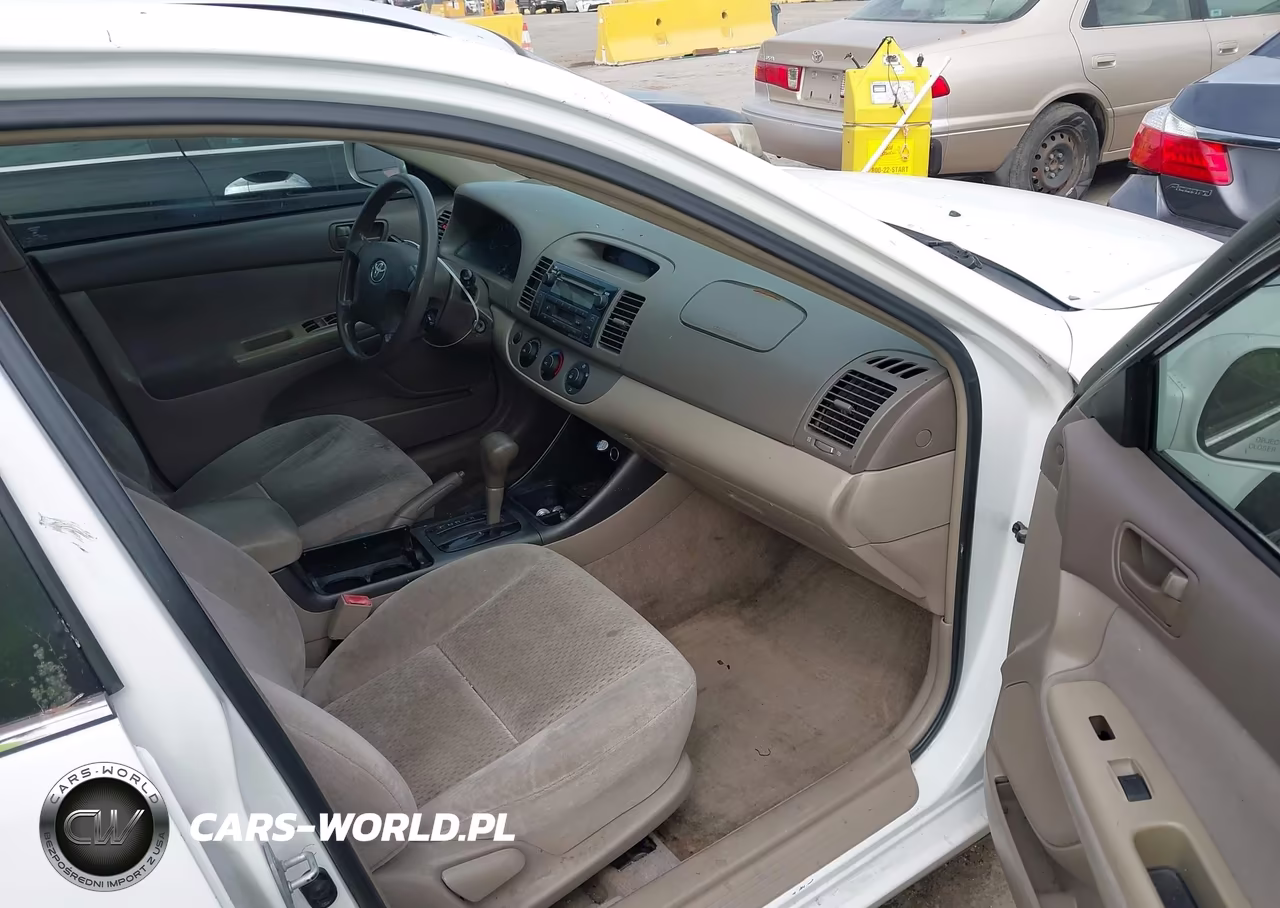 2003 Toyota Camry Le VIN:4T1BE30K03U224861 - 5