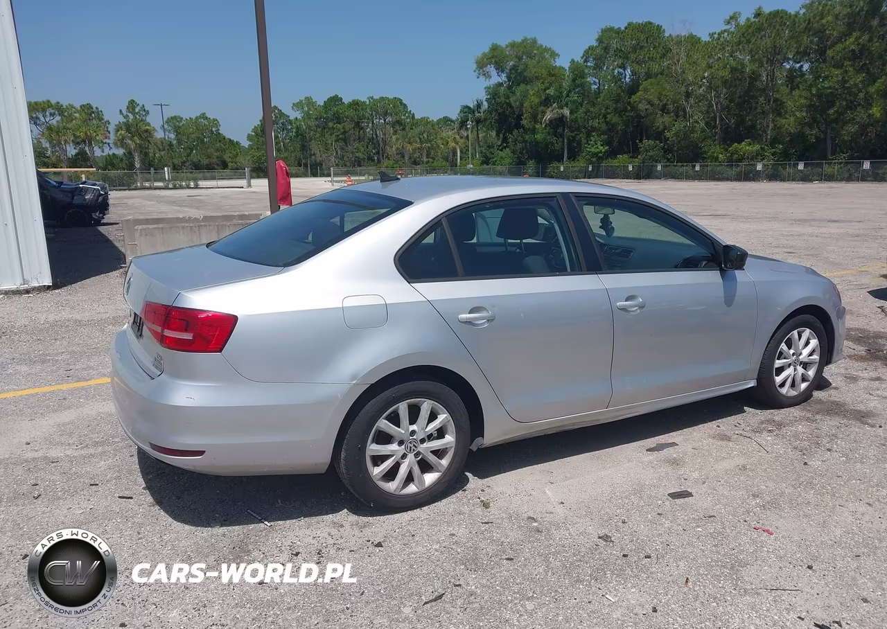 2015 Volkswagen Jetta 1.8T Se VIN:3VWD17AJ1FM233046 - 4