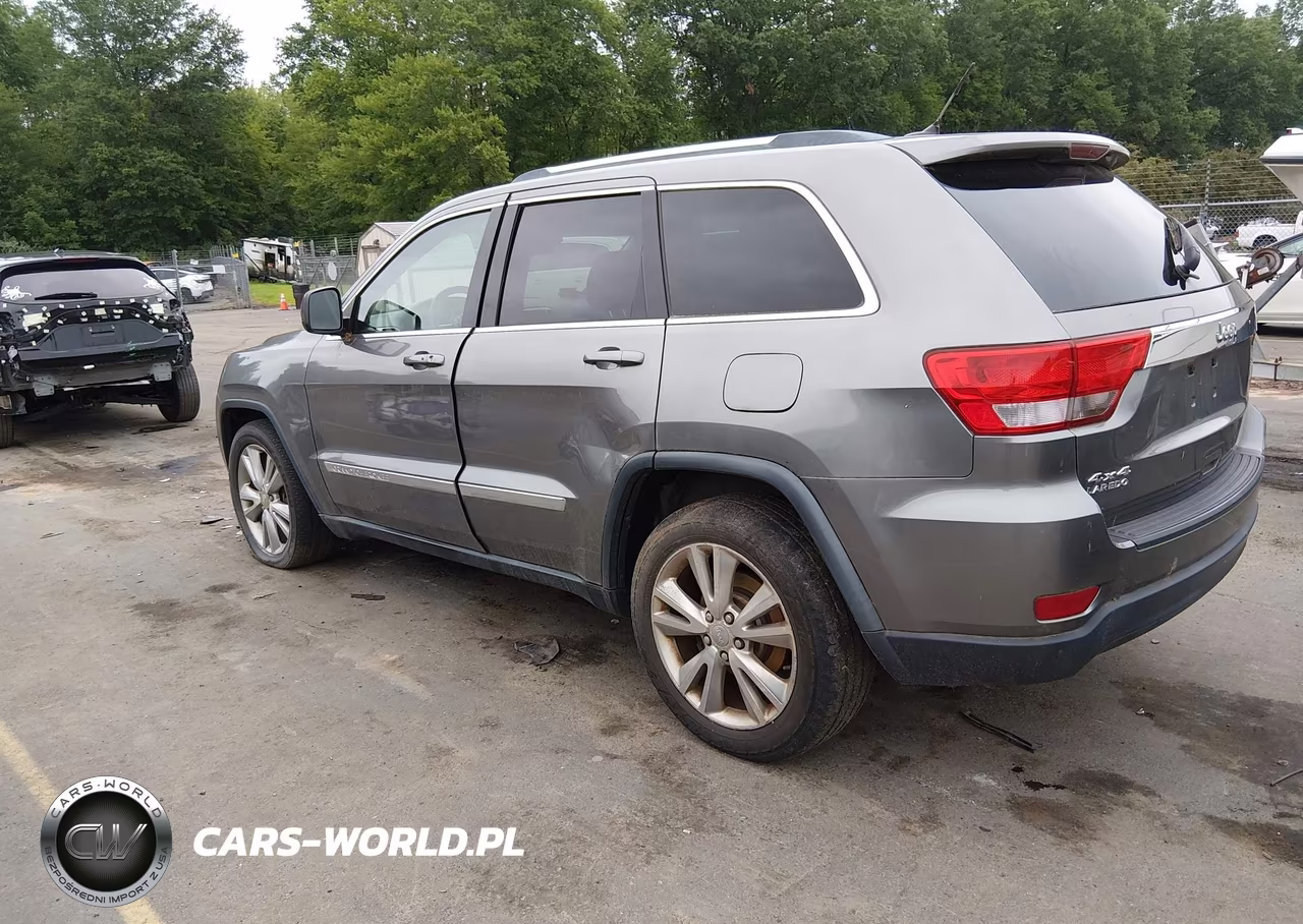 2012 Jeep Grand Cherokee Laredo VIN:1C4RJFAGXCC274571 - 3