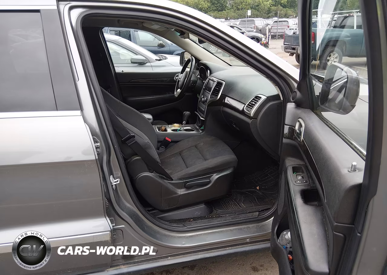 2012 Jeep Grand Cherokee Laredo VIN:1C4RJFAGXCC274571 - 5
