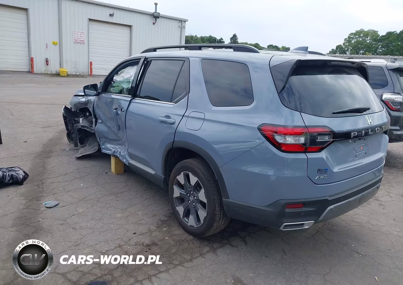 2026 Honda Pilot Touring-Touring Blackout VIN:5FNYG1H72TB007558 - 3