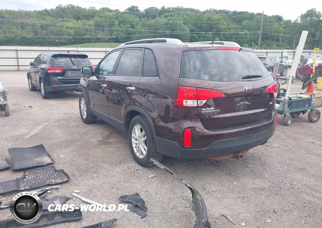 2015 Kia Sorento Lx VIN:5XYKTCA65FG651602 - 3