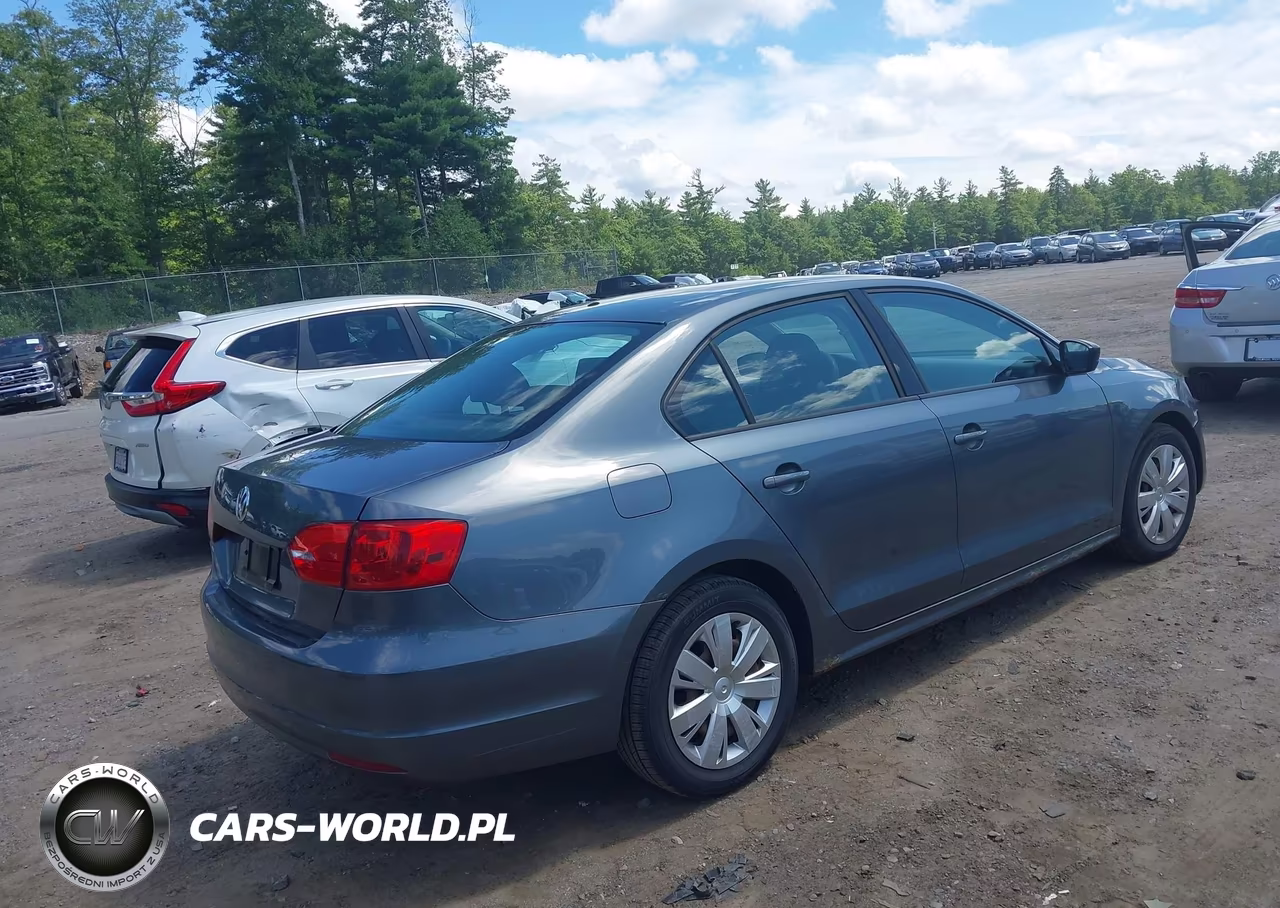 2011 Volkswagen Jetta 2.0L S VIN:3VW2K7AJ2BM118549 - 4