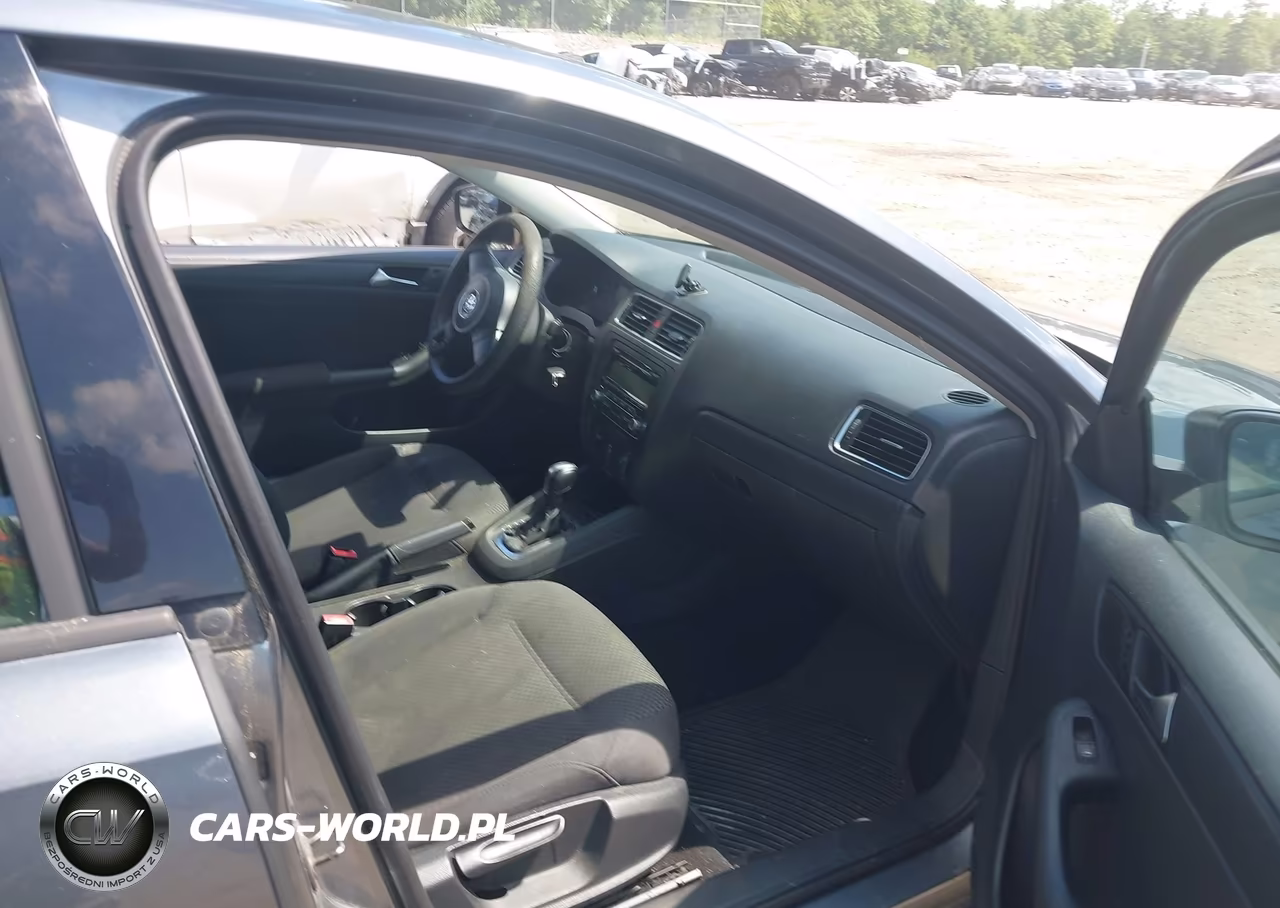 2011 Volkswagen Jetta 2.0L S VIN:3VW2K7AJ2BM118549 - 5