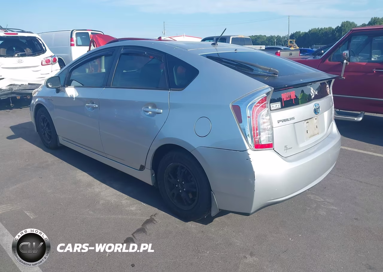 2013 Toyota Prius Two VIN:JTDKN3DU6D5584602 - 3