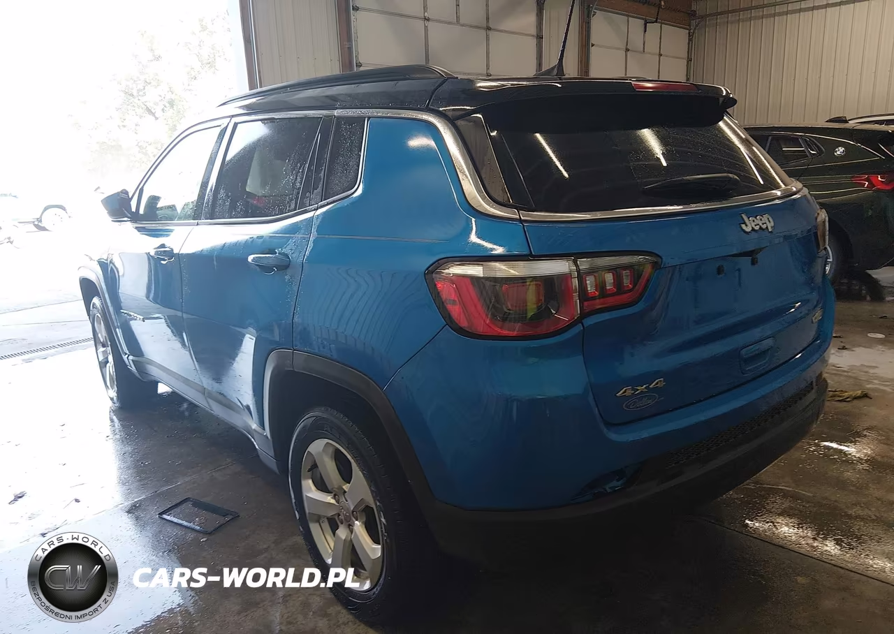 2018 Jeep Compass Latitude 4X4 VIN:3C4NJDBB5JT252999 - 3