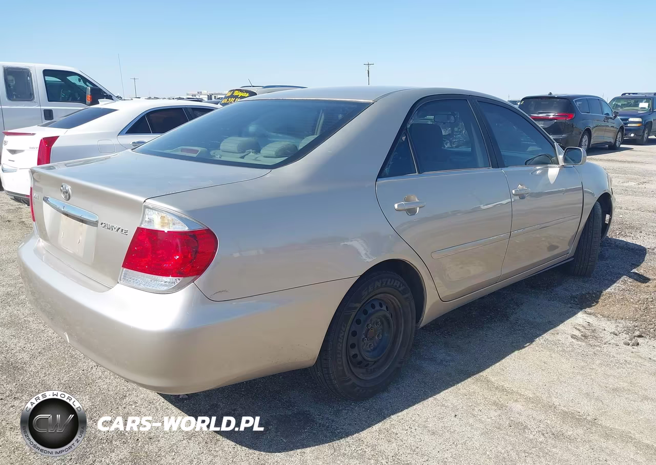 2005 Toyota Camry Le VIN:4T1BE32K85U570284 - 4