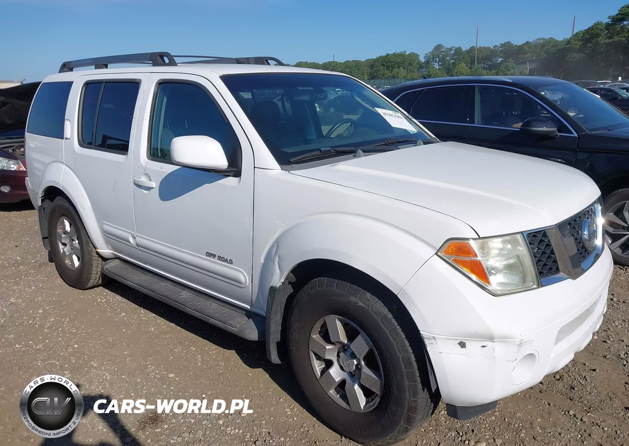 2005 Nissan Pathfinder Le