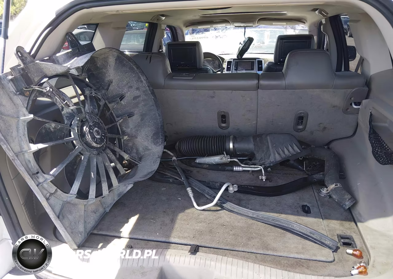2008 Jeep Grand Cherokee Laredo VIN:1J8GR48K38C240762 - 12