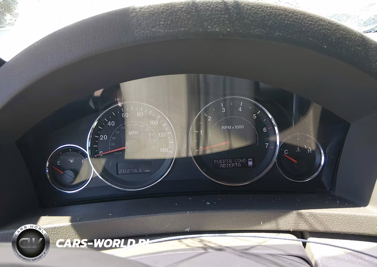 2008 Jeep Grand Cherokee Laredo VIN:1J8GR48K38C240762 - 7