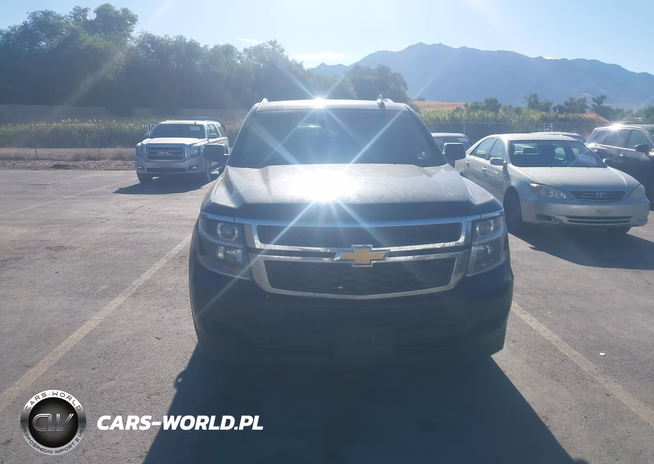 2018 Chevrolet Suburban Lt VIN:1GNSKHKC2JR242558 - 12