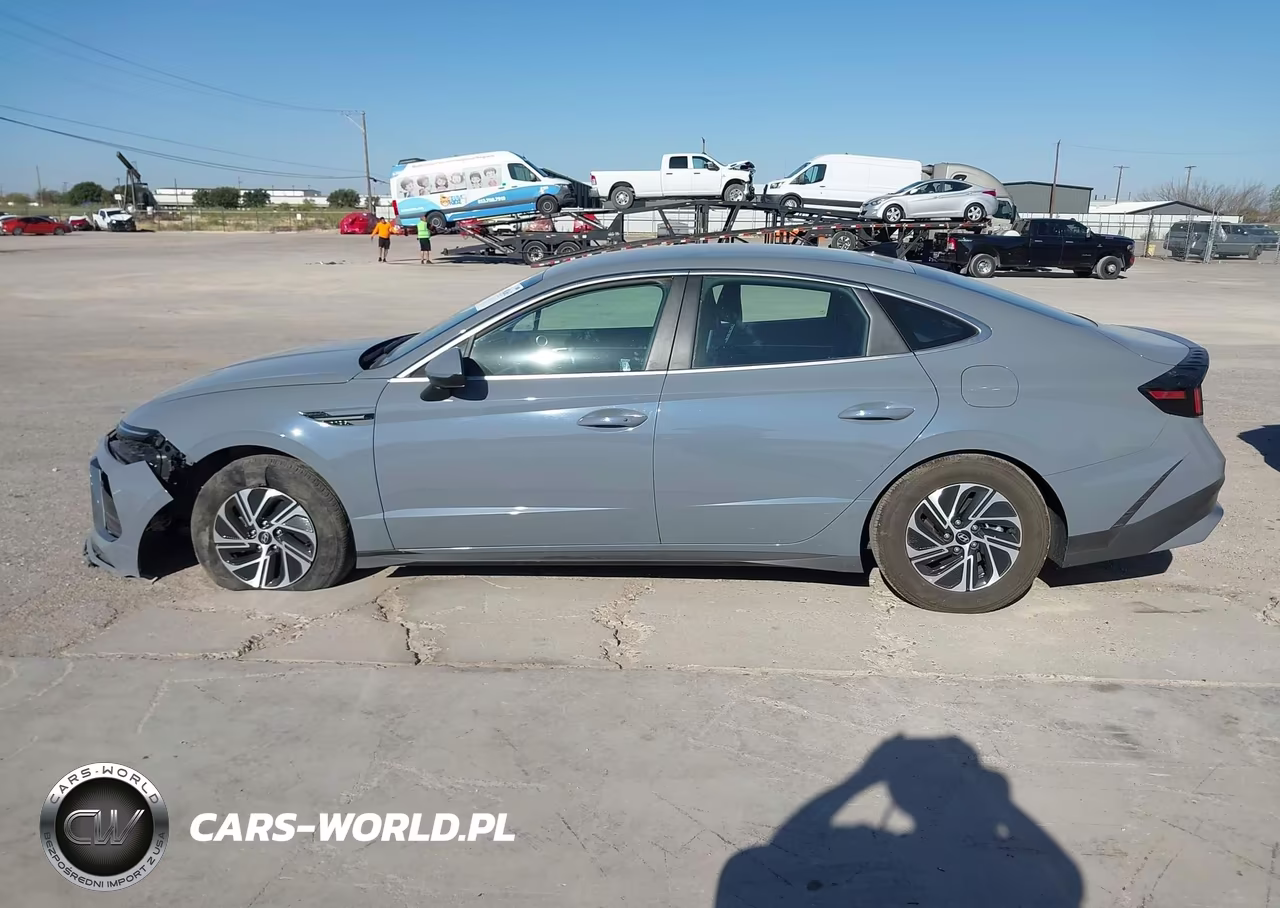 2026 Hyundai Sonata Hybrid Blue VIN:KMHL24JJ6TA160478 - 14