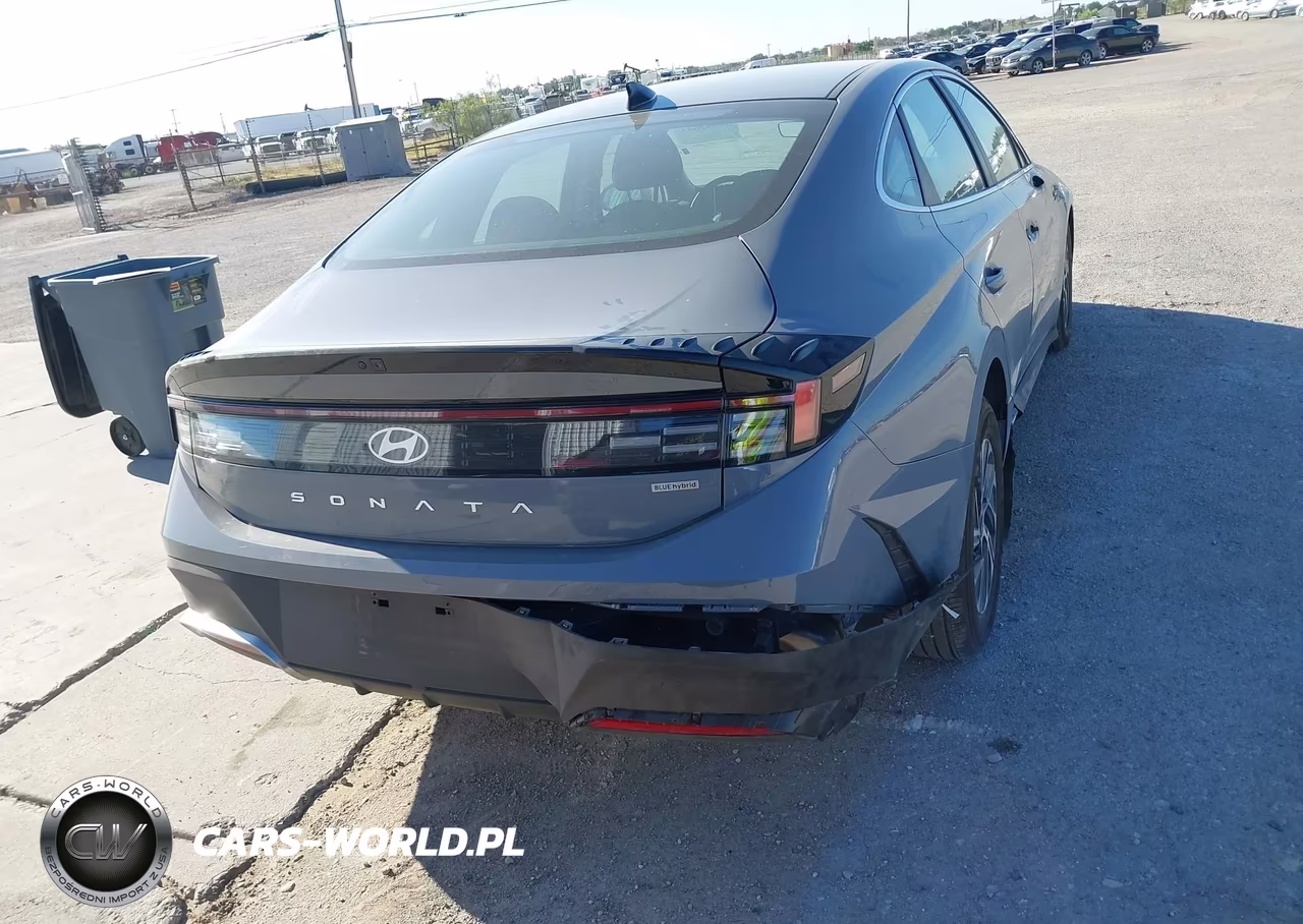 2026 Hyundai Sonata Hybrid Blue VIN:KMHL24JJ6TA160478 - 16
