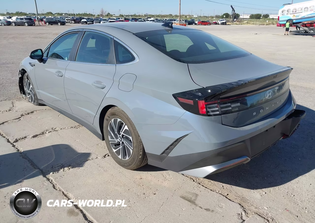 2026 Hyundai Sonata Hybrid Blue VIN:KMHL24JJ6TA160478 - 3