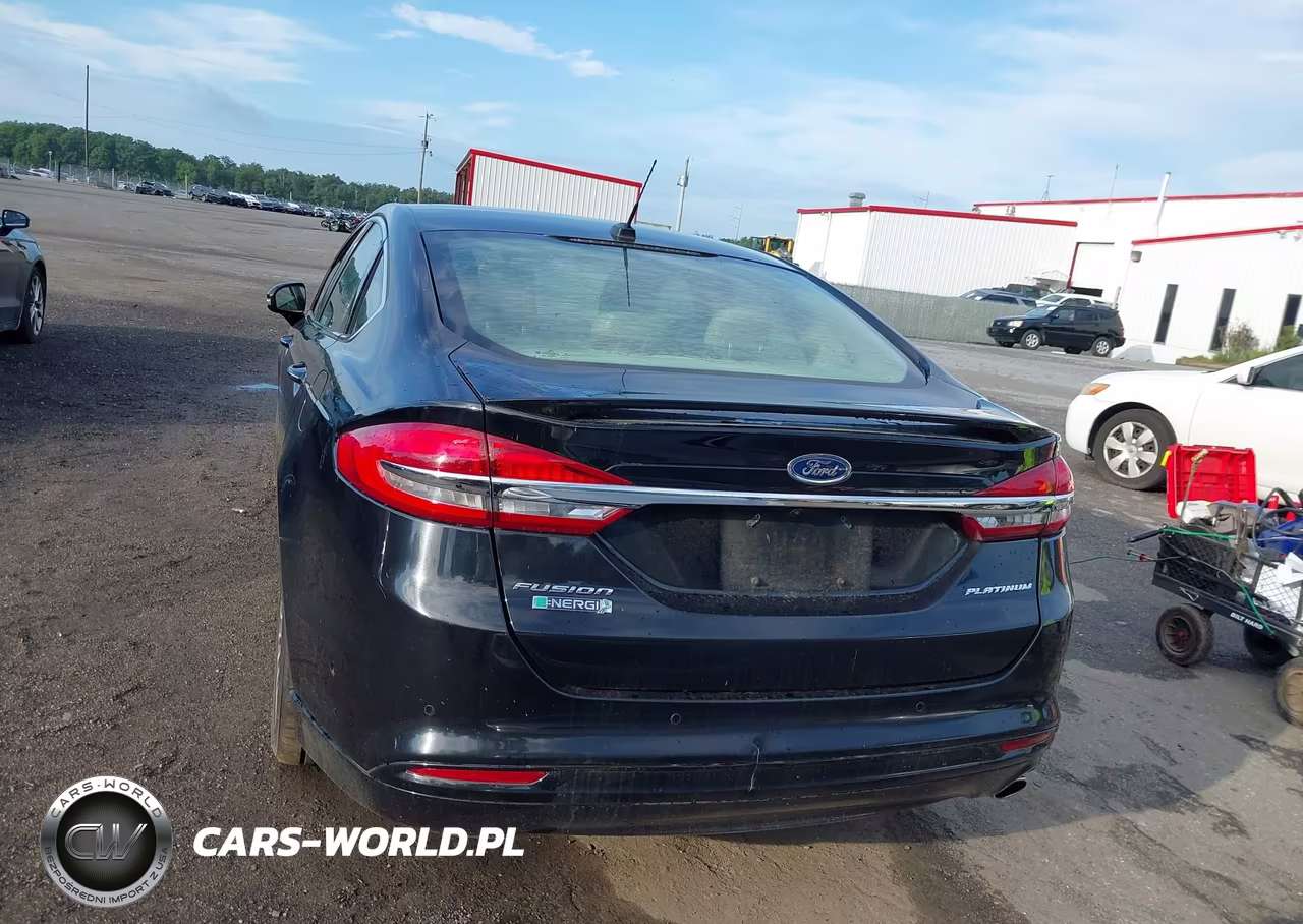 2017 Ford Fusion Energi Platinum VIN:3FA6P0SU2HR409768 - 16