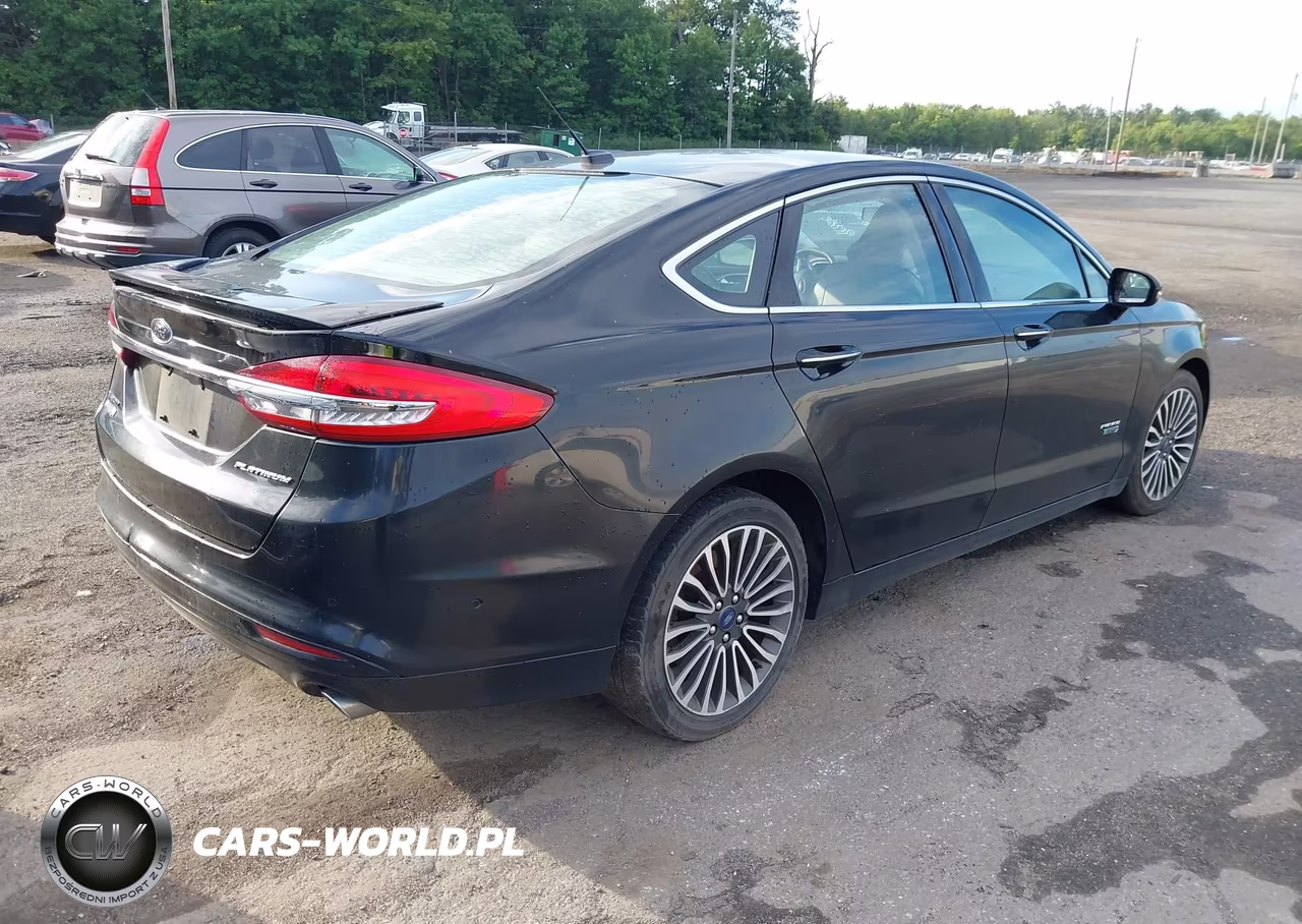 2017 Ford Fusion Energi Platinum VIN:3FA6P0SU2HR409768 - 4