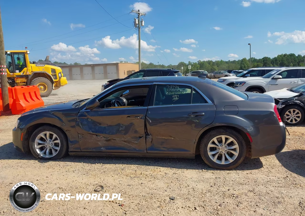 2016 Chrysler 300 Limited VIN:2C3CCAAG6GH206620 - 14