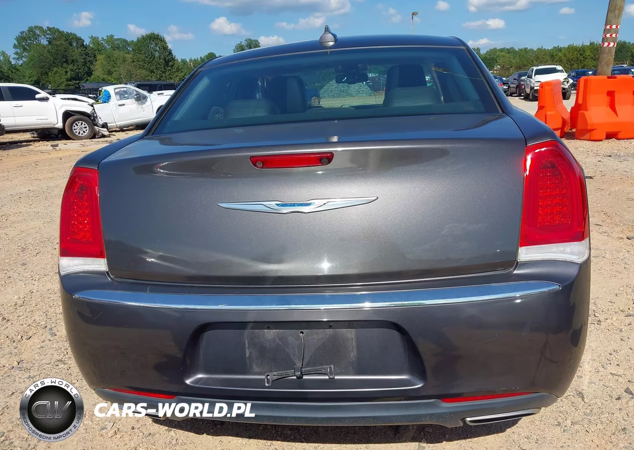 2016 Chrysler 300 Limited VIN:2C3CCAAG6GH206620 - 16