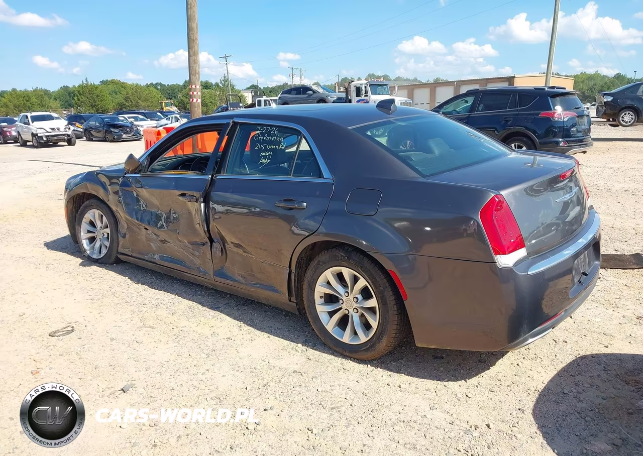 2016 Chrysler 300 Limited VIN:2C3CCAAG6GH206620 - 3